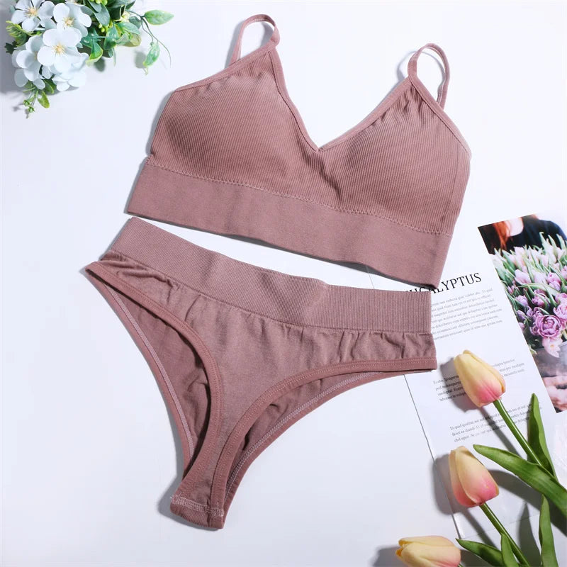 Lingerie Women's UnderwearSexy  Sport BralettSeamless BraSet Low Waist TraceThong Sports Two Piece Bra Woman Clothing Short Sets