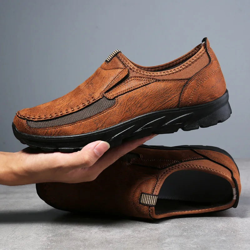 2025 Men's Casual Shoes Men Handmade Retro Breathable Flat Loafers Moccasins Dress Comfortable Slip on Driving Shoes Zapatillas