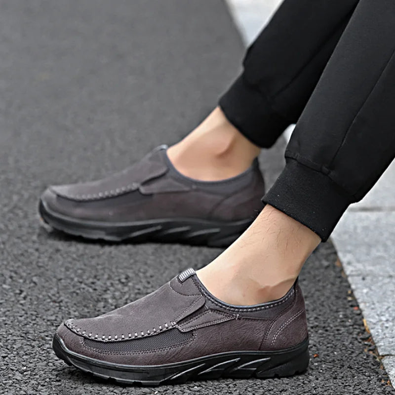 2025 Men's Casual Shoes Men Handmade Retro Breathable Flat Loafers Moccasins Dress Comfortable Slip on Driving Shoes Zapatillas