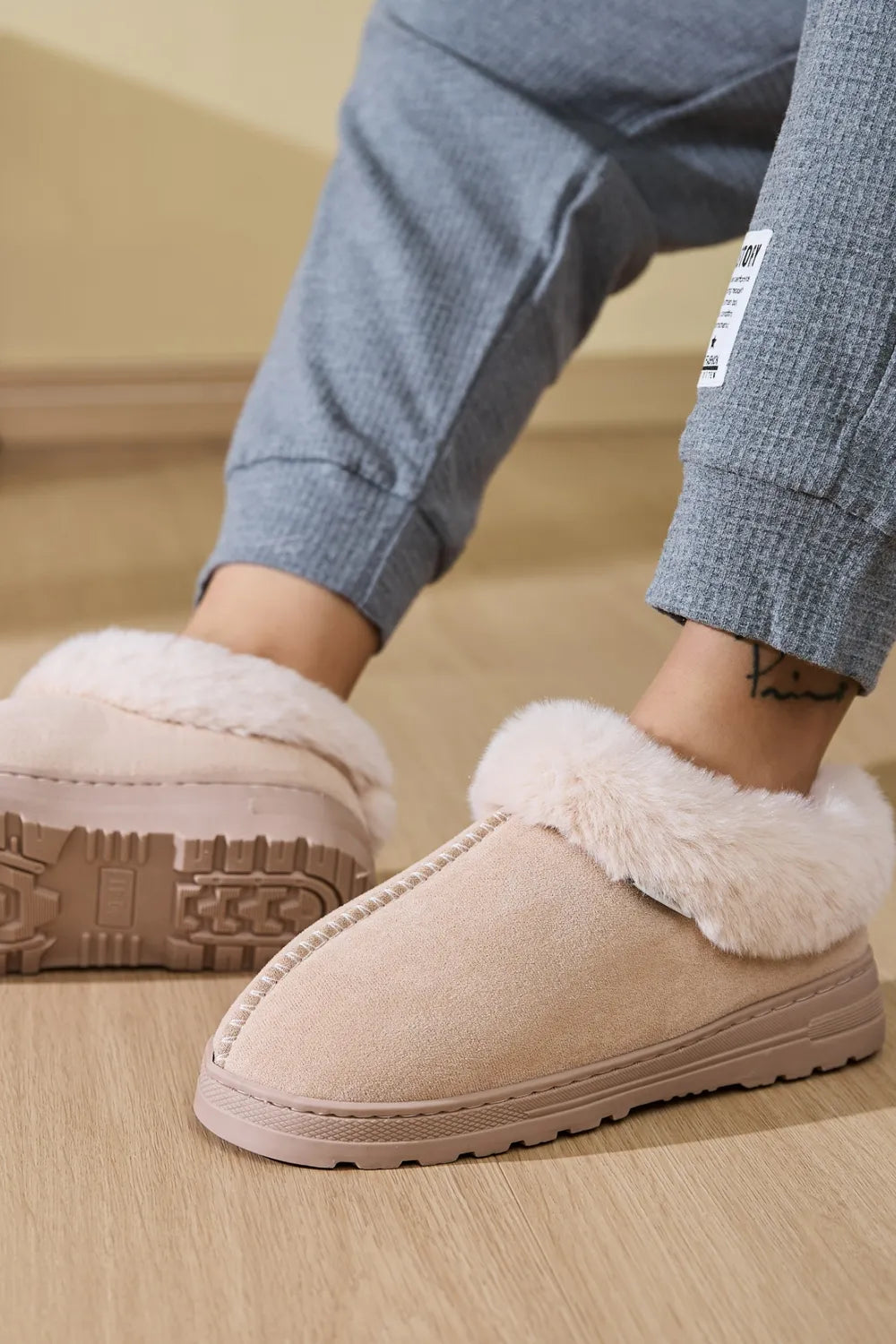 Faux Fur Round Toe Platform Slippers - kinko