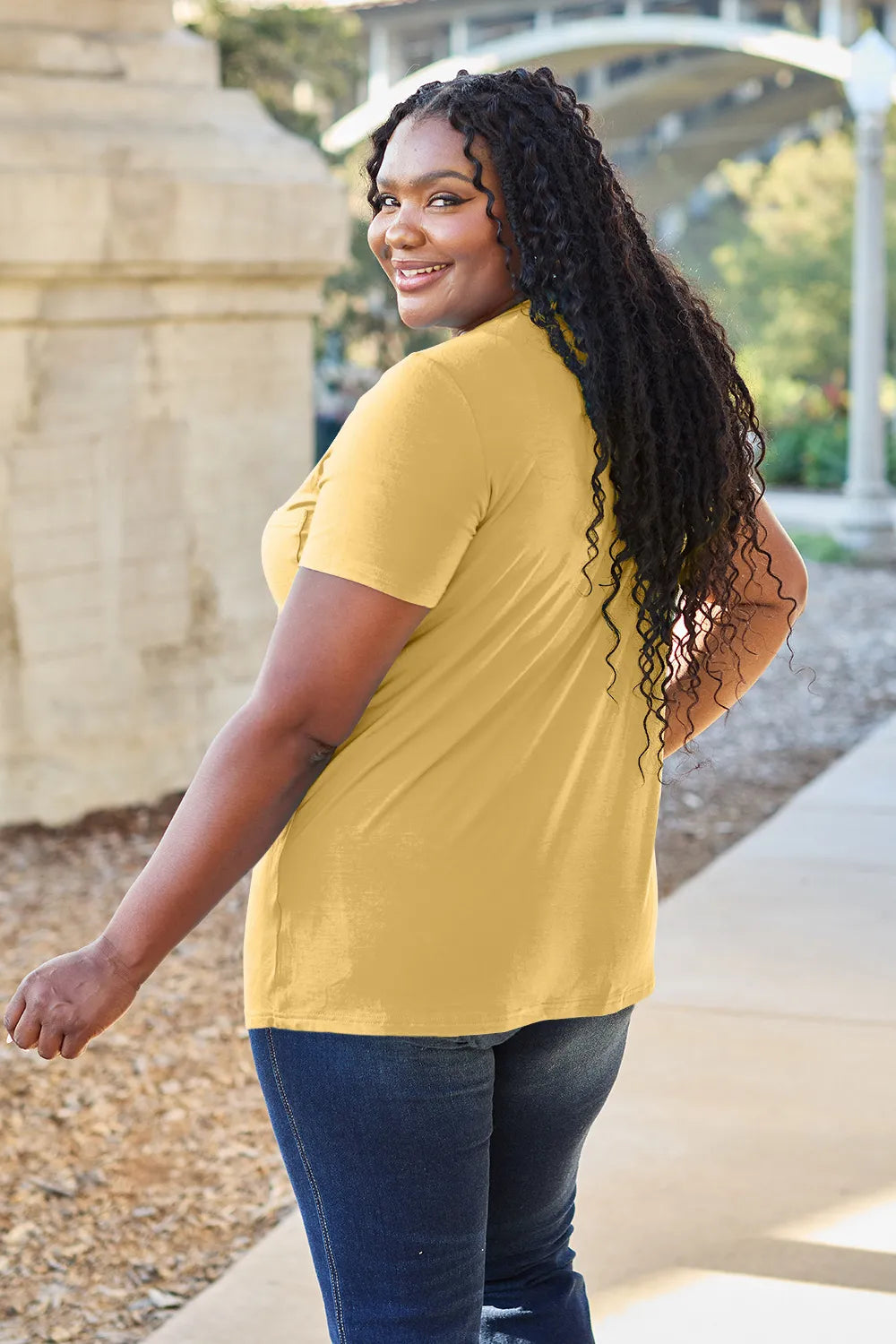 Basic Bae Bamboo Full Size V-Neck Short Sleeve T-Shirt - kinko
