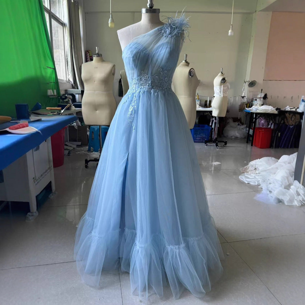 Blue One-shoulder Feather Wedding Dress - kinko