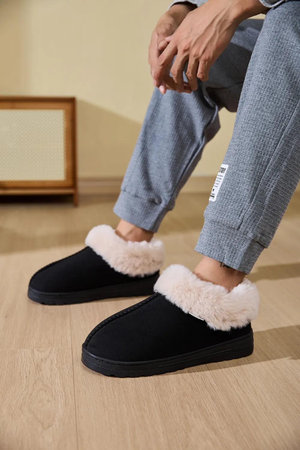 Faux Fur Round Toe Platform Slippers - kinko
