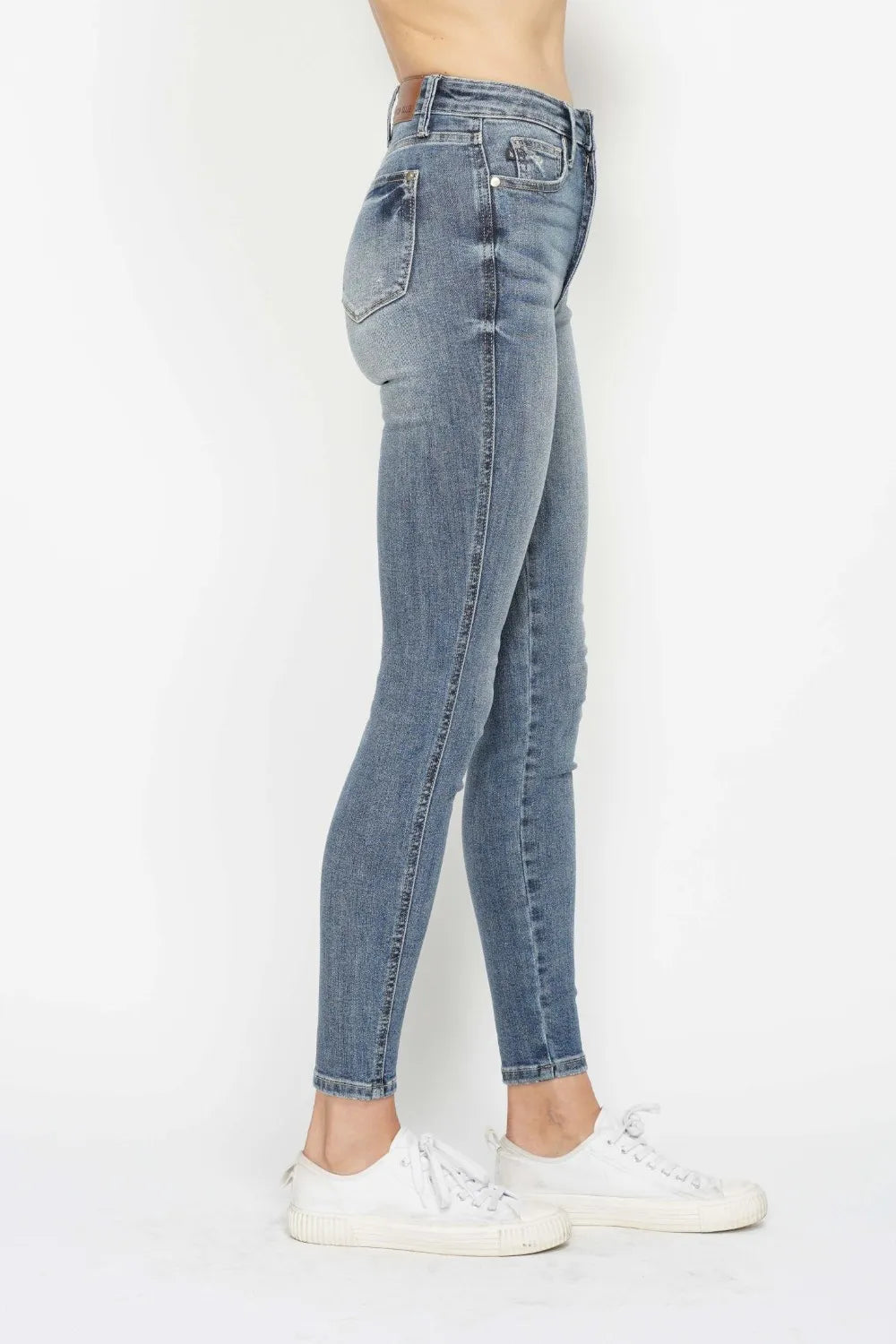 Judy Blue Full Size Tummy Control Contrast Wash Skinny Jeans - kinko
