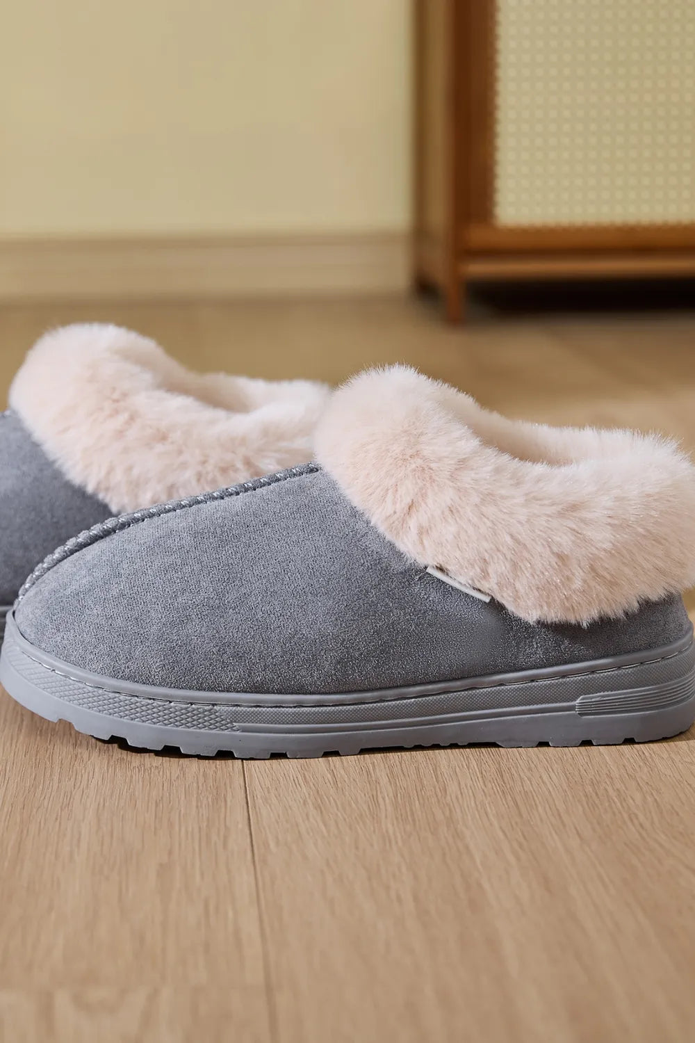 Faux Fur Round Toe Platform Slippers - kinko