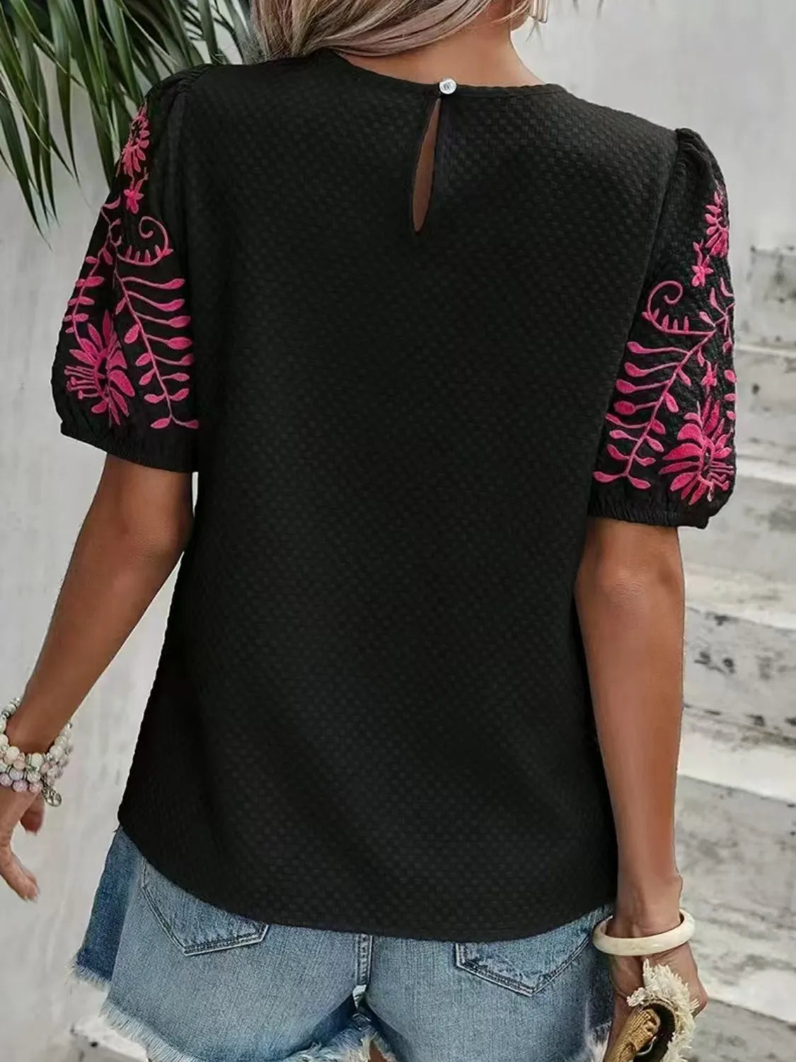 Embroidered Round Neck Short Sleeve Blouse - kinko