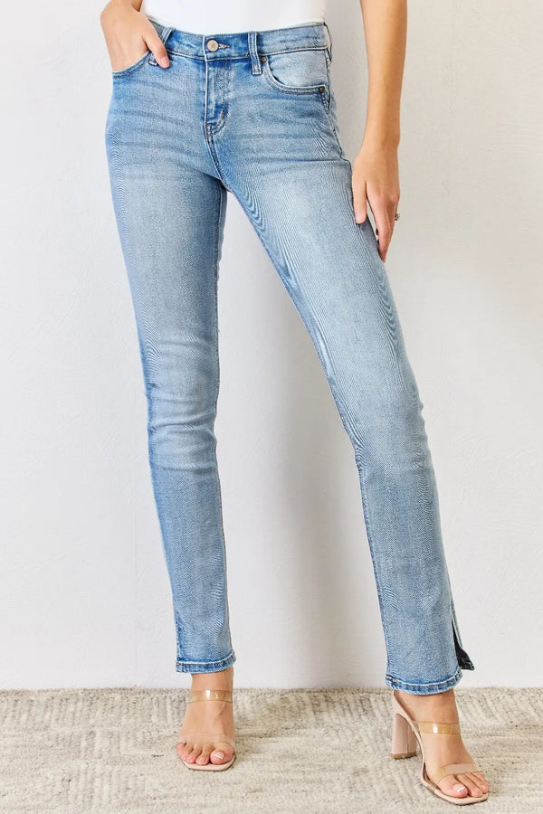 Kancan – Y2K-Bootcut-Jeans mit Schlitz in voller Größe und mittlerer Leibhöhe
