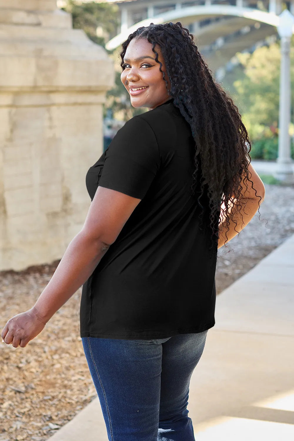 Basic Bae Bamboo Full Size V-Neck Short Sleeve T-Shirt - kinko