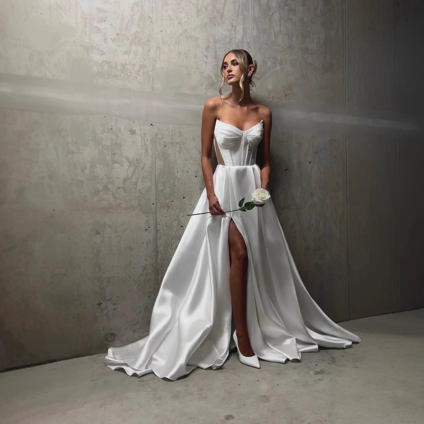 White Satin Slit Pocket Bandage Wedding Dress - kinko
