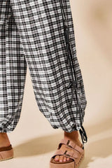 SO ME Plaid Elastic Waist Balloon Pants - kinko