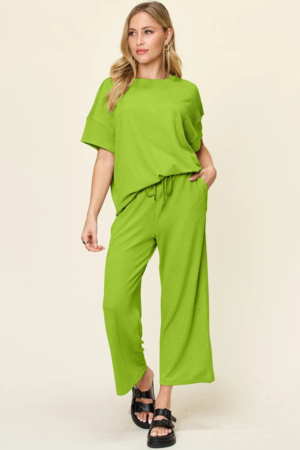 Double Take – Kurzärmliges T-Shirt mit Rundhalsausschnitt und Hose mit weitem Bein in voller Größe