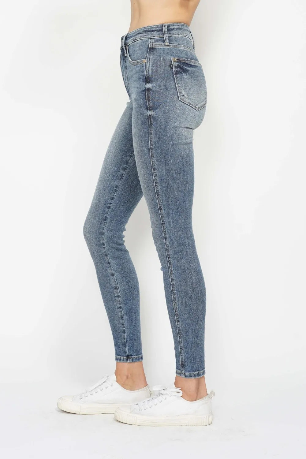 Judy Blue Full Size Tummy Control Contrast Wash Skinny Jeans - kinko